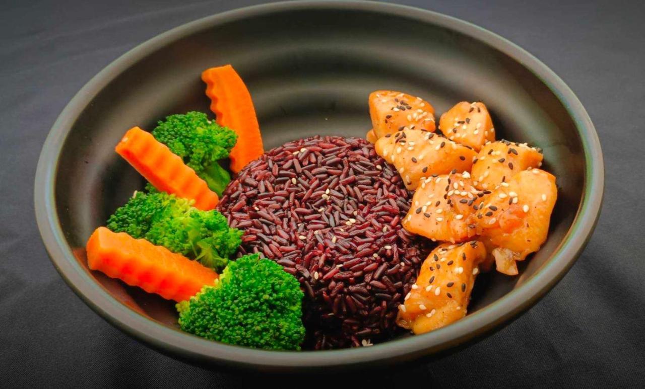 Le Resort And Villas Rawai Buitenkant foto Black rice with salmon
