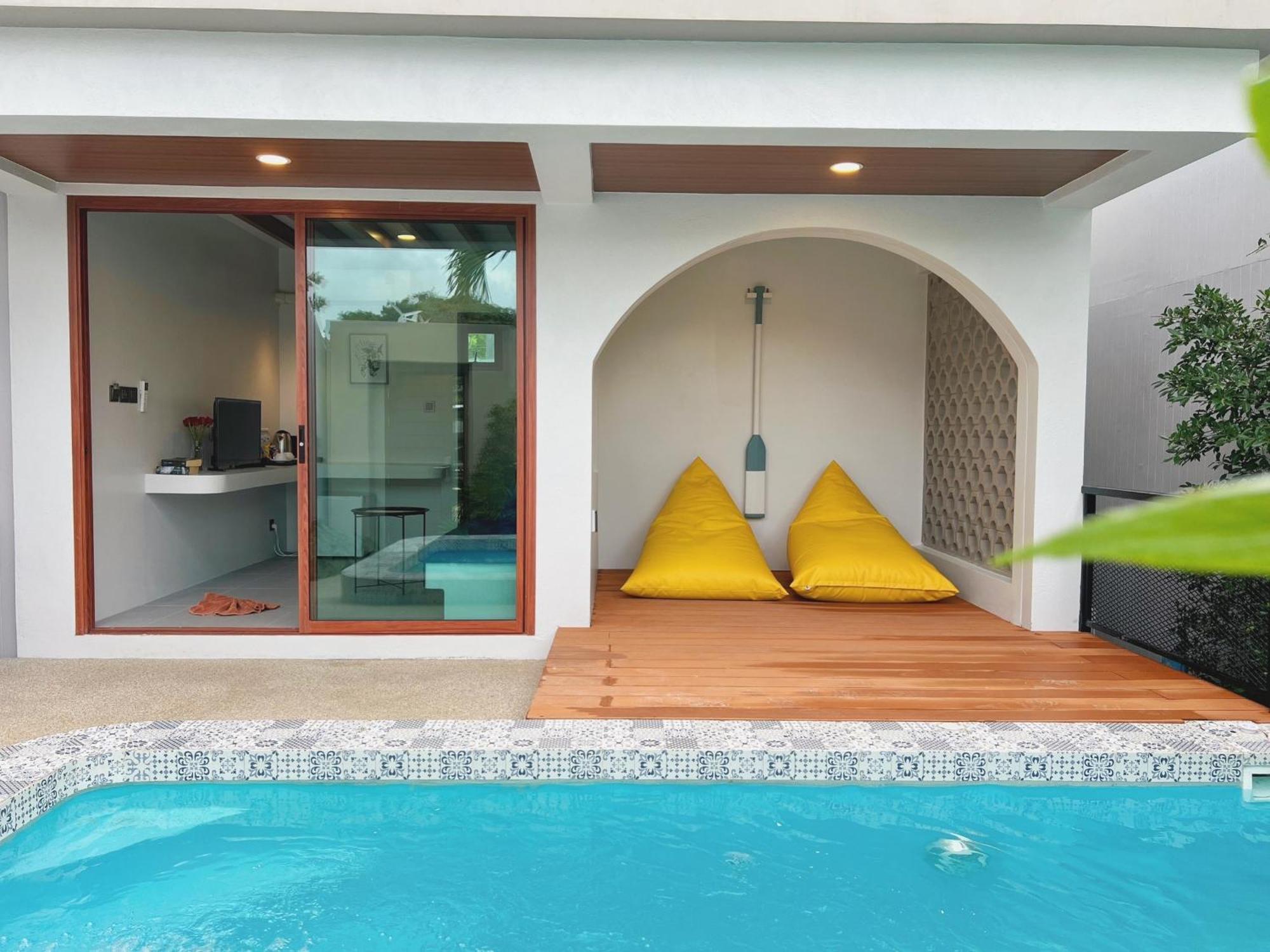 Le Resort And Villas Rawai Buitenkant foto A pool villa in Thailand