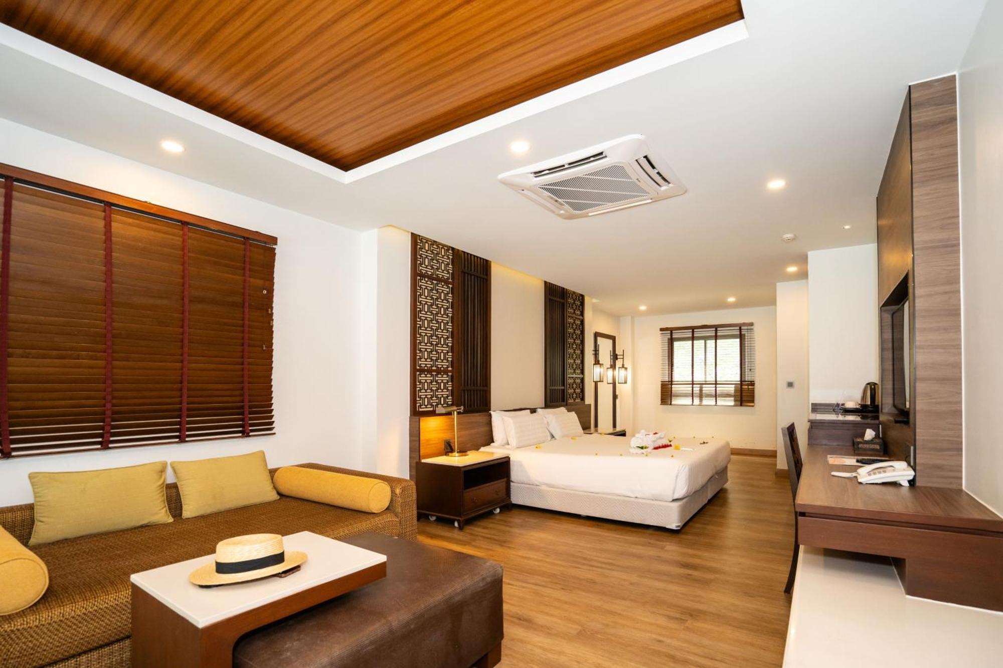Le Resort And Villas Rawai Buitenkant foto Deluxe Suite